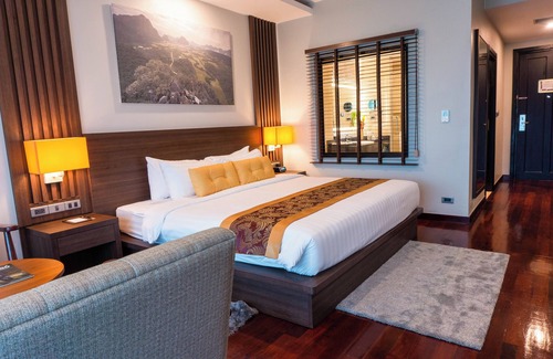 Vang Vieng Hotel | Top-Rated Tmark Resort Vang Vieng with Pool & Spa Amenities