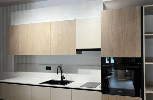 Vlore Apartment | tn5-minutes to the sea! Two-bedroom Apartment with Balcony