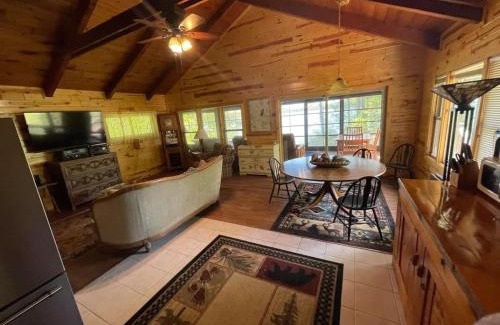 Lac du Flambeau House | Family-Friendly TnT Cabin on Plummer Lake - Rated 9/10