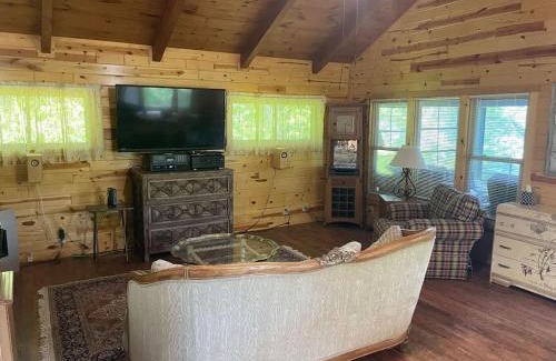 Lac du Flambeau House | Family-Friendly TnT Cabin on Plummer Lake - Rated 9/10