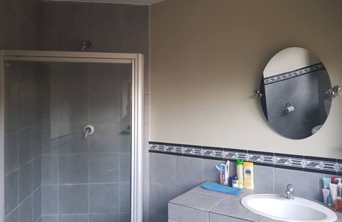 Greater Johannesburg Metropolitan Area Cottage | Ideal Location Near Sandton Craft Market & Nelson Mandela Square