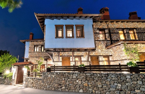 Dio-Olympos Apartment | Oceanfront Retreat at To Palio Litohoro - Guest Rated 9.8