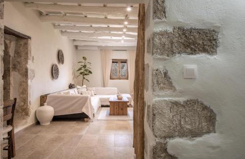 Kournas House | Discover To Patriko: 4-Star Retreat with Family & Pet Perks