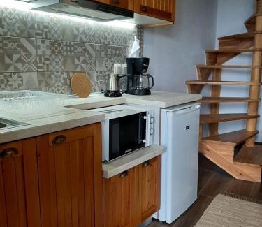Panteleimon Apartment | Discover To Patriko Mas Guesthouse - Family-Friendly Retreat