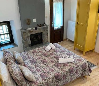 Panteleimon Apartment | Discover To Patriko Mas Guesthouse - Family-Friendly Retreat