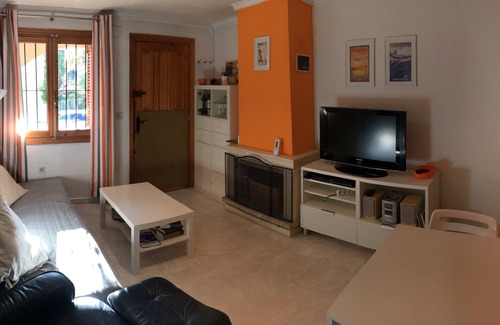 Guardamar del Segura House | Relaxing Stays by the Ocean with Family-Friendly Amenities