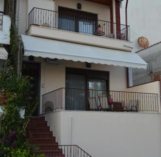 Neos Marmaras House | Oceanfront Bliss at To Spitaki - 4-Star Guest Rated Paradise
