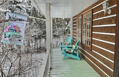 Lac-Megantic House | Cozy Retreat: AUX RETROUVAILLES with Kitchen Amenities
