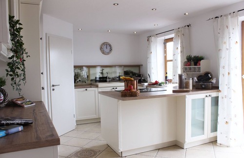 Heitlern Apartment | Experience Viehscheid - Farm Vacation with Pool & Breakfast