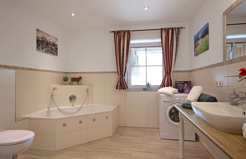 Heitlern Apartment | Experience Viehscheid - Farm Vacation with Pool & Breakfast