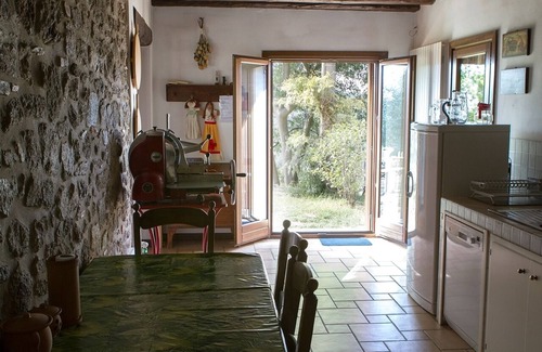 Cornoleda Apartment | Discover Italy: Family-Friendly Hotel Near Venice with WiFi