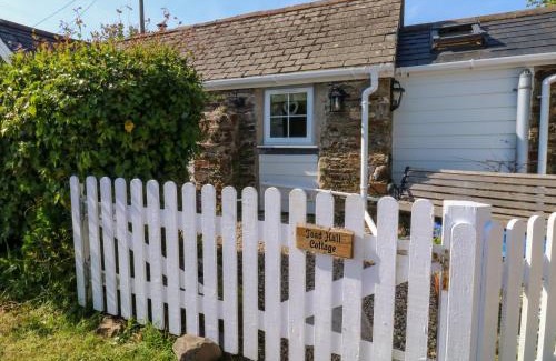 Totnes House | Pet-Friendly Retreat at Toad Hall Cottage – Rated 8.4/10