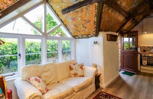 Totnes House | Pet-Friendly Retreat at Toad Hall Cottage – Rated 8.4/10