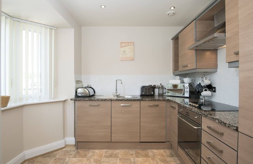 Durham Apartment | Guest Favorite: Milbungate View in Durham City Awaits