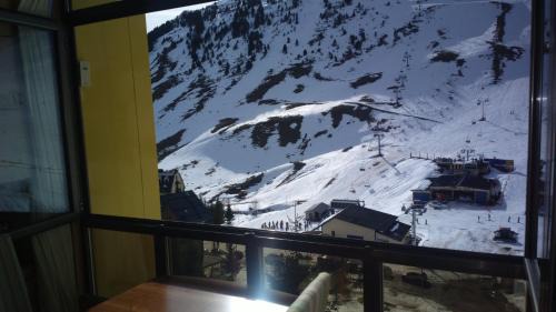 Candanchu Apartment | Stay at Tobazo Candanchú: Ideal for Families & Accessible