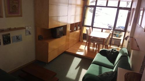 Candanchu Apartment | Stay at Tobazo Candanchú: Ideal for Families & Accessible