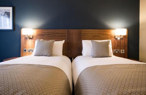 Quinton Hotel | Relax at Toby Carvery Birmingham: Family-Friendly Getaway