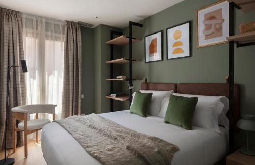 El Raval Hotel | Elegant TOC Hotel Las Ramblas: Family-Friendly & Breakfast Included