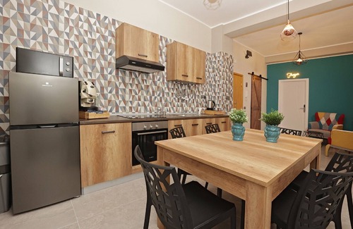 Pontecagnano House | Discover toc toc: Family-Friendly Retreat with Hot Tub