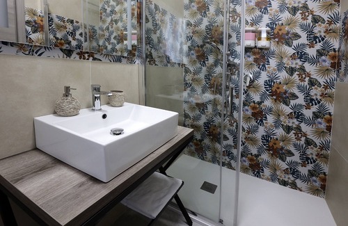 Pontecagnano House | Discover toc toc: Family-Friendly Retreat with Hot Tub