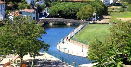Pardieiros House | Family-Friendly Stay at Toca da Sede with Breakfast Included