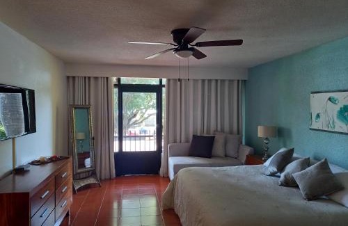 Chapala Centro Hotel | Inviting Stay at Toca Madera with Family-Friendly Amenities