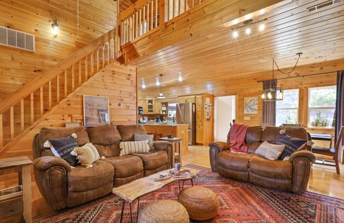 Suches Cabin | Family-Friendly Toccoa River with Hot Tub in Chattahoochee NF