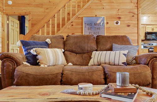 Suches Cabin | Family-Friendly Toccoa River with Hot Tub in Chattahoochee NF