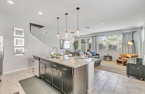 Kissimmee House | Discover Tocoa Bay: Top-Rated 4BD Townhome by Disney