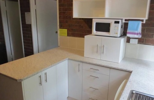 Tocumwal Hotel | Idyllic Tocumwal Golf Resort with Pool and Breakfast Options
