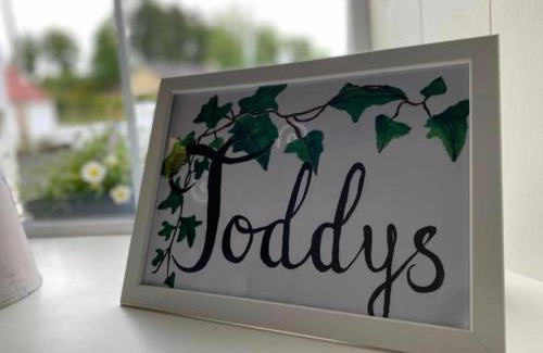 Bellananagh House | Pet-Friendly Oceanview at Toddys Cottage & Stables