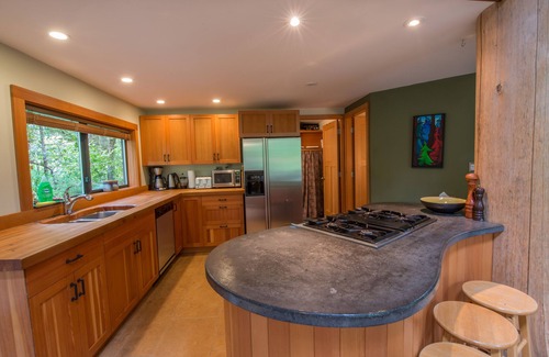 Tofino Cabin | Top-Rated Tofino Surf Cabin with Pet-Friendly Amenities