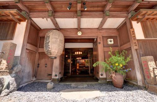 Isehara Hotel | Top-Rated Togakubo with Hot Tub & Breakfast Included