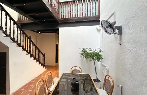 Historic George Town Hotel | Toh Aka Inn