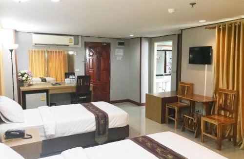 Nakhon Luang Hotel | Comfortable Family Stay at Toh Buk Seng Ayutthaya Hotel