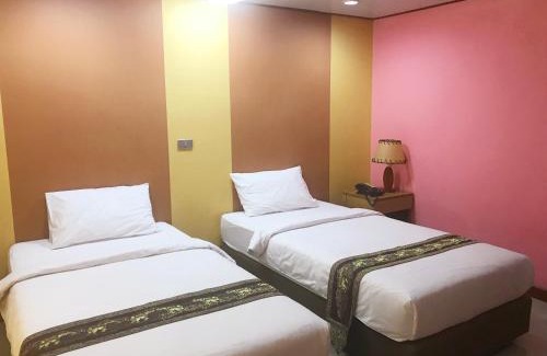 Nakhon Luang Hotel | Comfortable Family Stay at Toh Buk Seng Ayutthaya Hotel