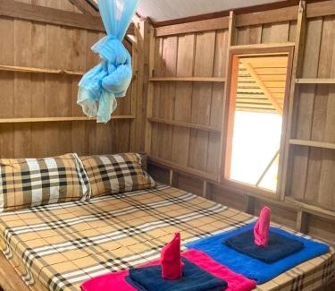 Phanom House | Top-Rated Toh Tao Homestay: Family & Pet Friendly Escape