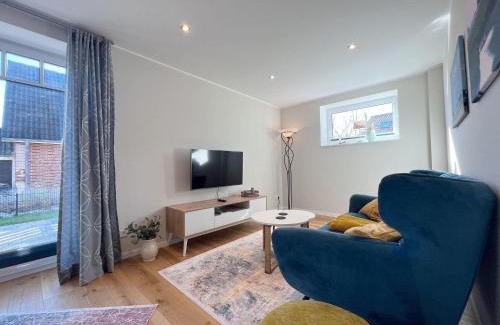 St. Peter-Ording Apartment | Family-Friendly Tohuus-Whg-01-Uennen with Kitchen Access