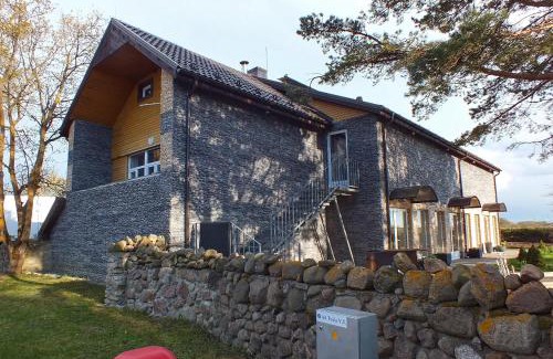 Toila Apartment | Inviting Toila Pikk Apartment with Hot Tub & Kitchen Access