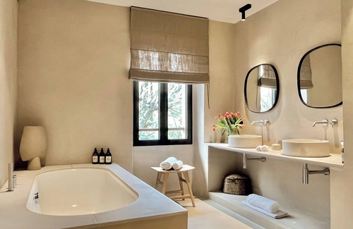 Saint-Paul-de-Vence House | Toile Blanche: Guest Rated 9.8 with Pool & Family Amenities