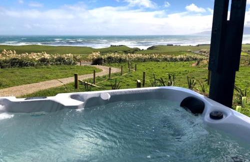 Papatotara Bed & Breakfast | Stunning Oceanfront Retreat at Toi Toi Papatotara