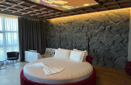 Udenisht Hotel | Relax at Toka Hotel Restaurant with Spa & Breakfast Options