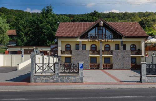 Vinicky House | Discover Penzión Zlatá Putňa: Pet-Friendly Retreat