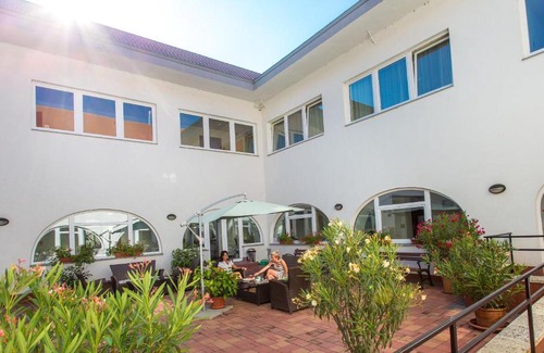 Tokaj Hotel | Pet-Friendly Tokajvár Hotel with High Guest Ratings