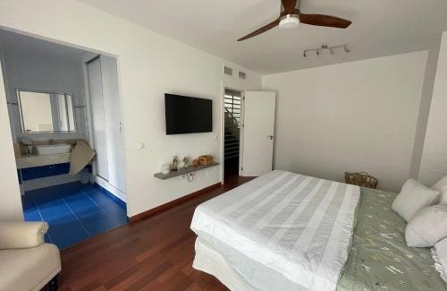 Almeria House | Ocean View Comfort at Tokyo Rooms (El Playazo) 10/10 Rating