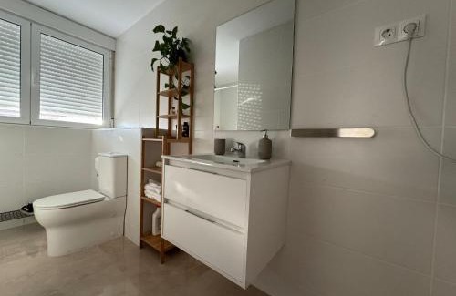 Almeria House | Premium Private Bath at Monsul Rooms, Rated 9.9/10!