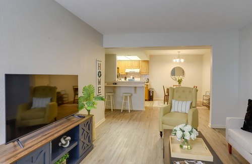 Reynolds Corners Condo | Cozy Toledo Getaway - 8 Miles to Downtown Attractions!