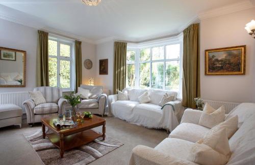 Exmouth House | Pet-Friendly Retreat at Toller House for Family Getaways