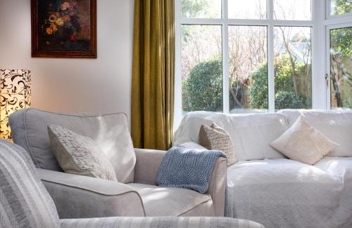Exmouth House | Pet-Friendly Retreat at Toller House for Family Getaways