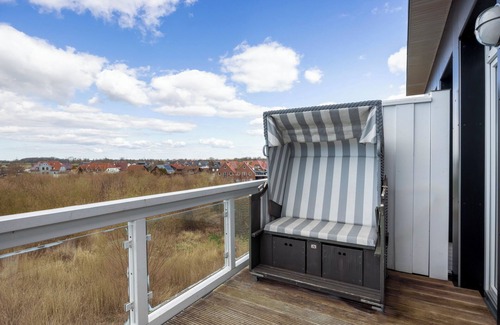 Wremen Apartment | Oceanfront Apartment with Sauna, Balcony & 10/10 Review Score